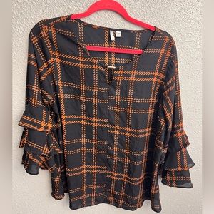 EST 1946 brown and tan blouse  like new 3/4 sleeve